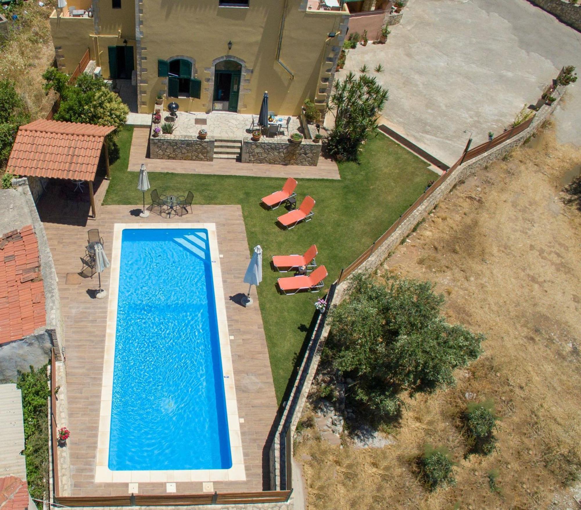 Skandalis Apartments With Pool Chorafakia ภายนอก รูปภาพ